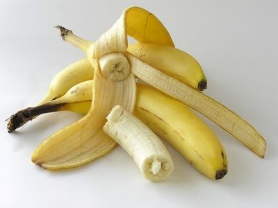 http://img.ehowcdn.com/article-new/ehow/images/a06/16/f6/banana-peel-remedies-1.1-800x800.jpg