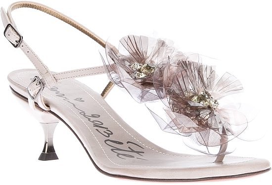 Best Shoes to Wear on Wedding Day for Tall Brides (10)