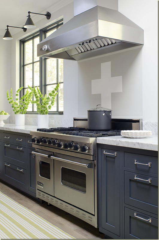 Amazing Timeless Shade of a Kitchen (4)