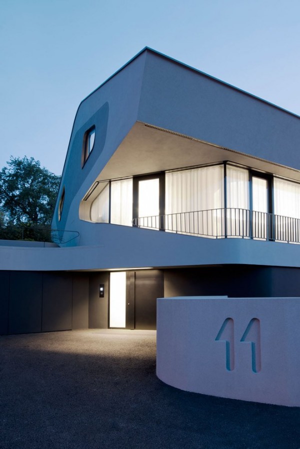 A Futuristic House Design in Stuttgart, Germany: The OLS House (15)