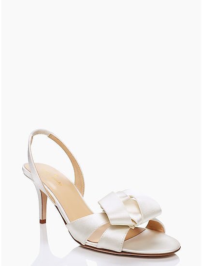 Best Shoes to Wear on Wedding Day for Tall Brides (3)
