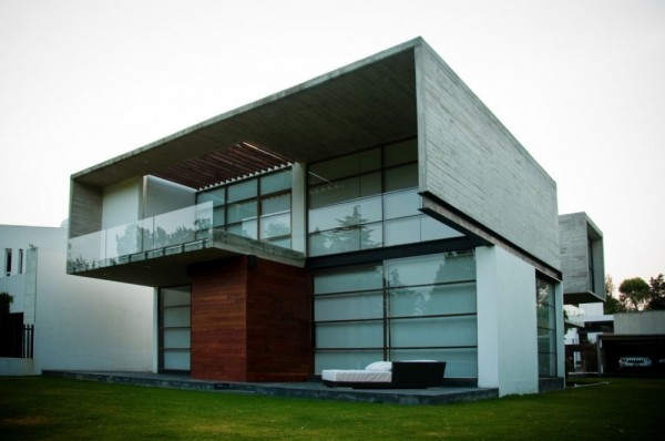 Modern Volumetric House Including Industrial Section in Mexico (9)