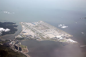 300px-A_bird's_eye_view_of_Hong_Kong_International_Airport