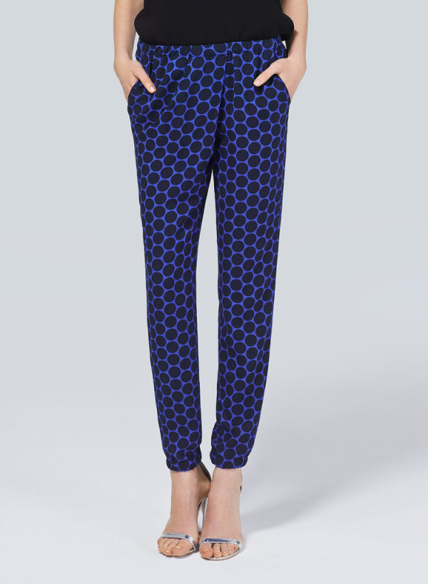 Try These Slouchy Printed Pants (11)