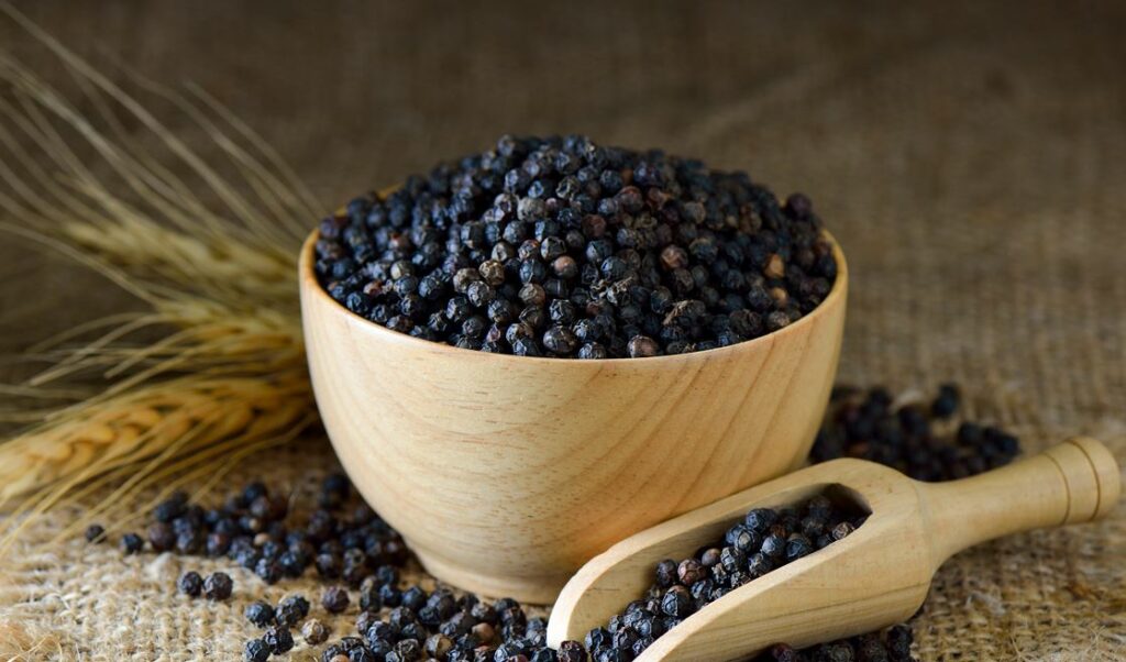 Black-Pepper-To-Combat-Cough-And- Cold-Healthlivingyoga.com