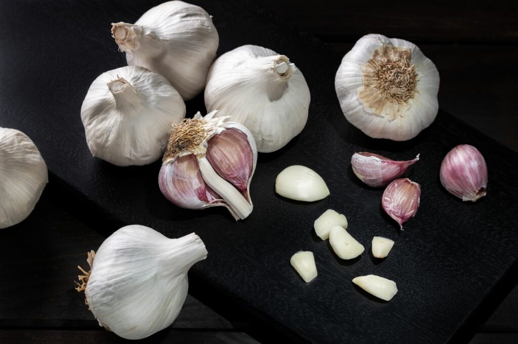 Garlic-Benefits-Healthlivingyoga.com