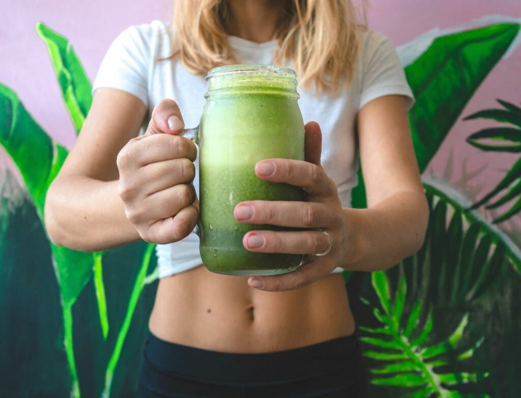 Green-Juice-Benefits-Healthlivingyoga.com